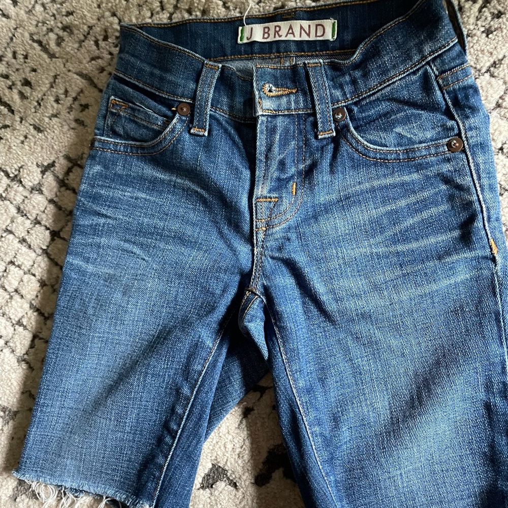 Cutoff denim shorts